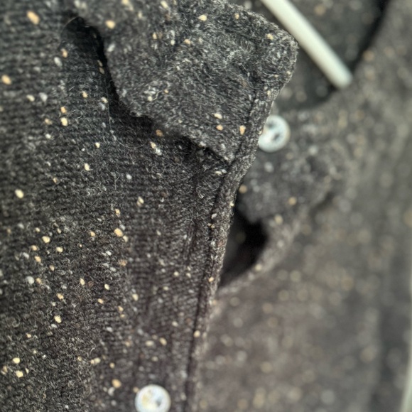 Dk thick warm wool and cashmere sweater with ruffle collar and jeweled buttons - Picture 4 of 7